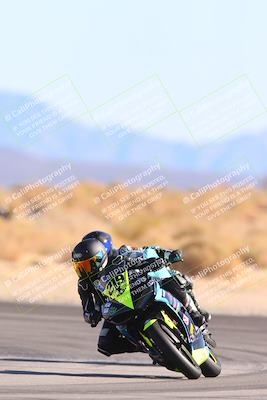 media/Jan-10-2025-CVMA Friday Practice (Fri) [[489e0da257]]/Group 4 and Trackday/Session 4 (Turn 16)/